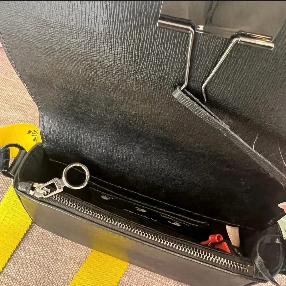 Off white Diagonal Flap Bag - Picture 6 of 7